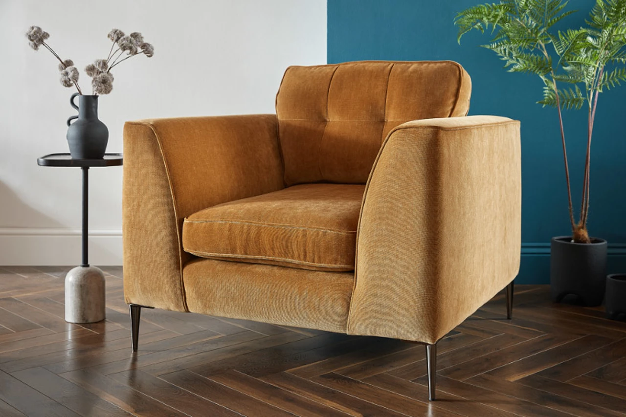 Ellie Range Page Gallery2